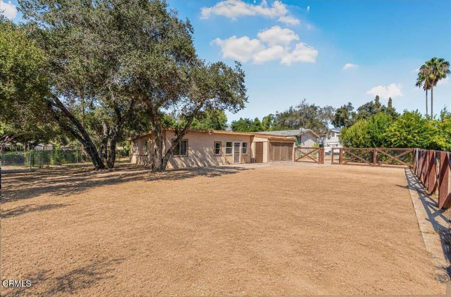 Property photo for 301 Riverside Road, Oak View, CA