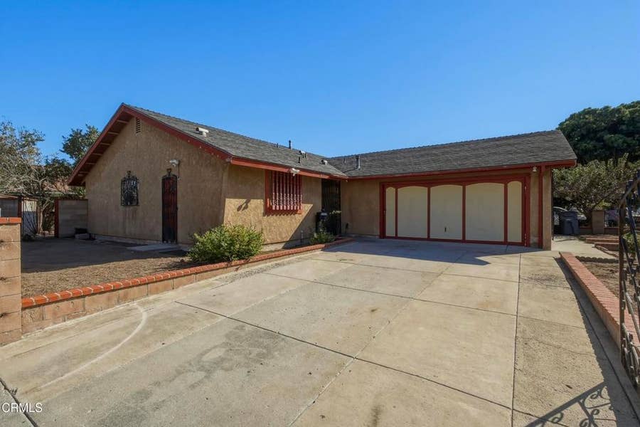 Property photo for 1819 La Puerta Avenue, Oxnard, CA