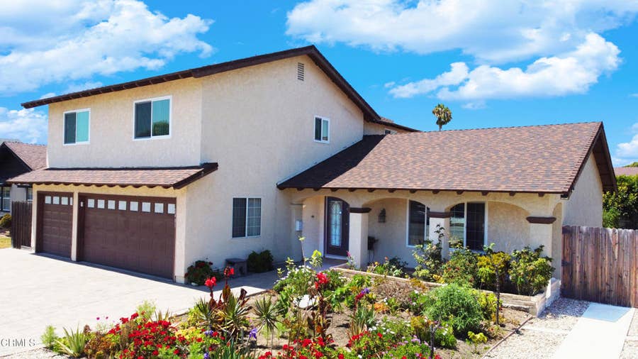 Property photo for 2401 El Portal Way, Oxnard, CA