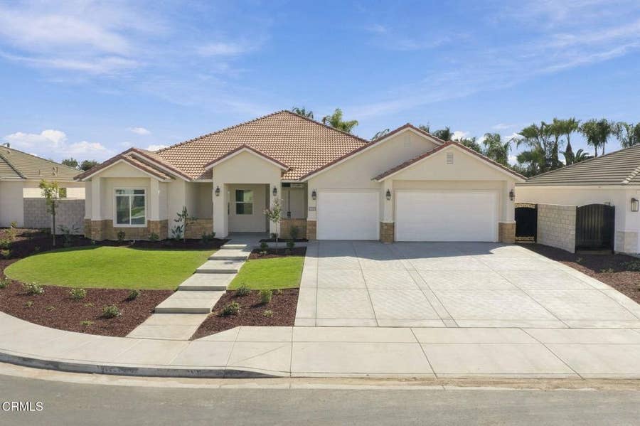 Property photo for 13526 Velma Pearl Way, Bakersfield, CA