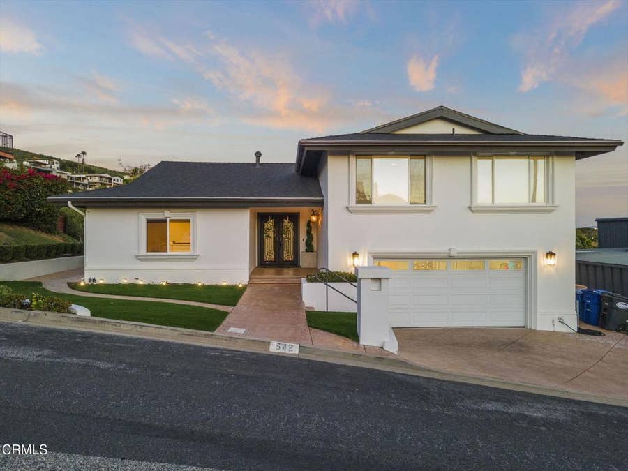 Property photo for 542 Valley View Way, Ventura, CA