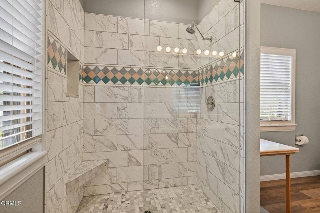 54-web-or-mls-UpmarketMedia-1125Spr-160
