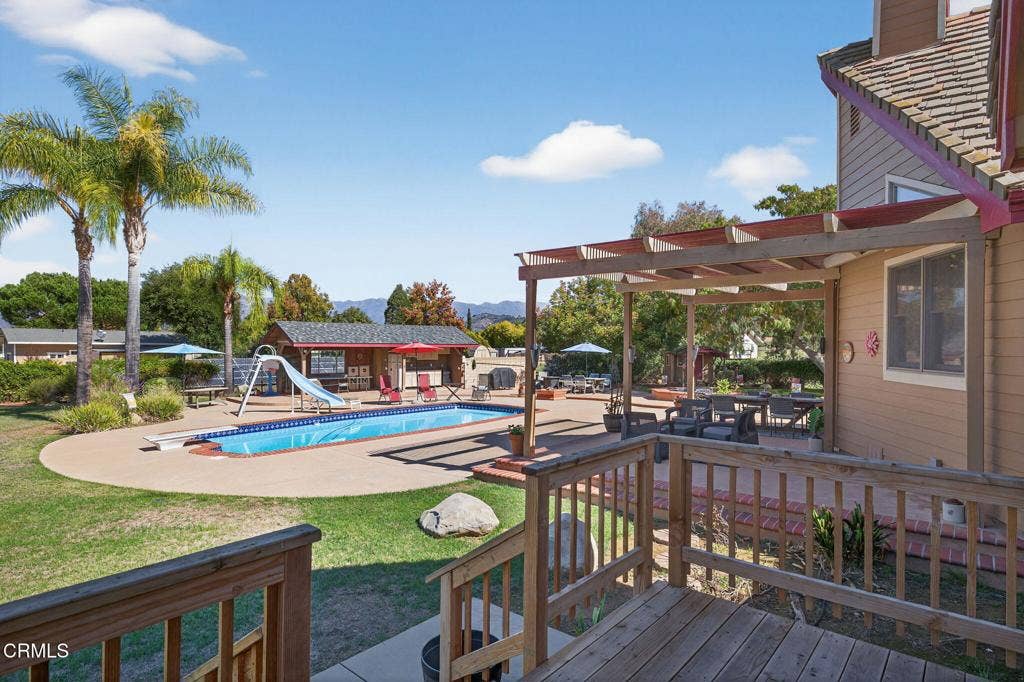 86-web-or-mls-UpmarketMedia-1125Spr-249