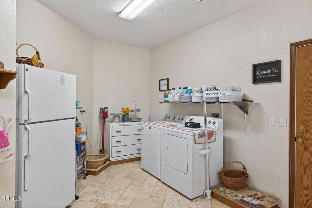 68-web-or-mls-UpmarketMedia-1125Spr-086