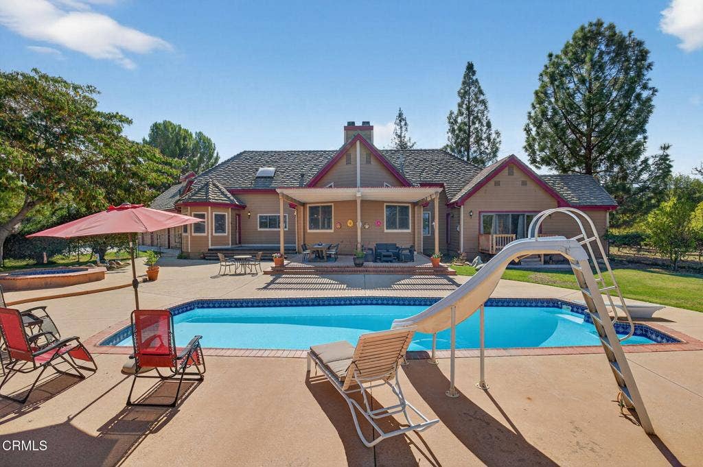 91-web-or-mls-UpmarketMedia-1125Spr-257