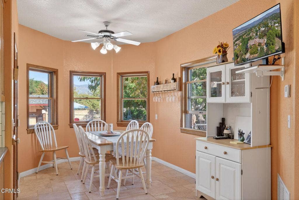 28-web-or-mls-UpmarketMedia-1125Spr-078T
