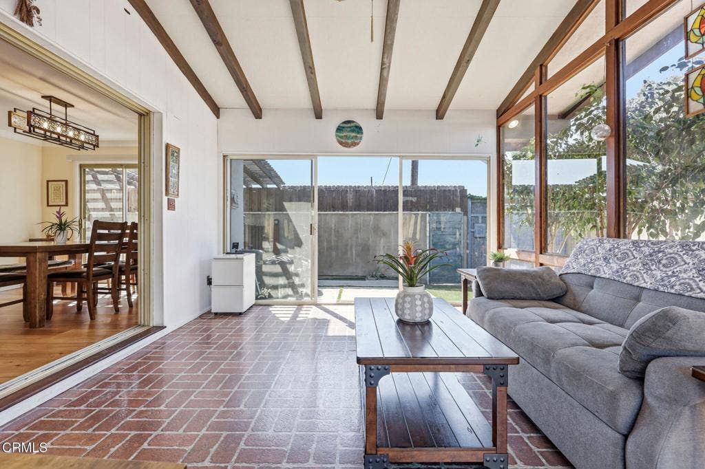 31-web-or-mls-031 - 3899 Maple St
