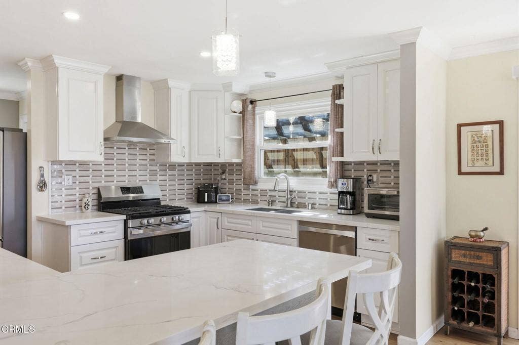 13-web-or-mls-013 - 3899 Maple St