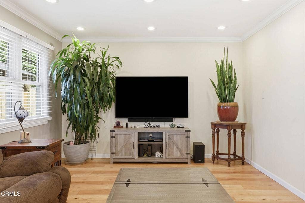 10-web-or-mls-010 - 3899 Maple St