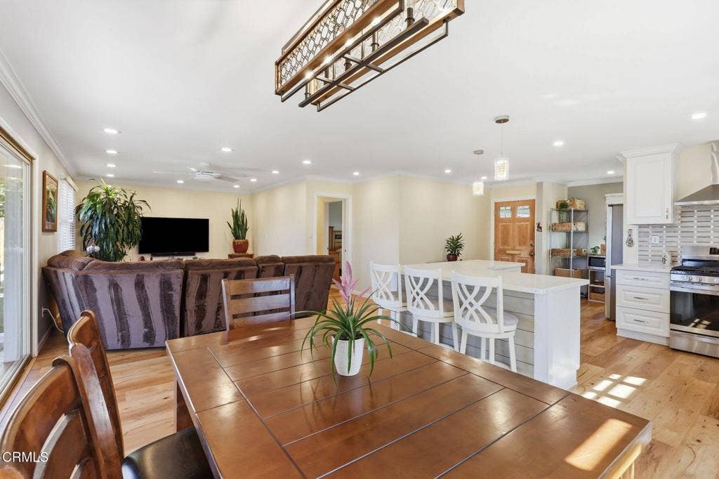 19-web-or-mls-019 - 3899 Maple St