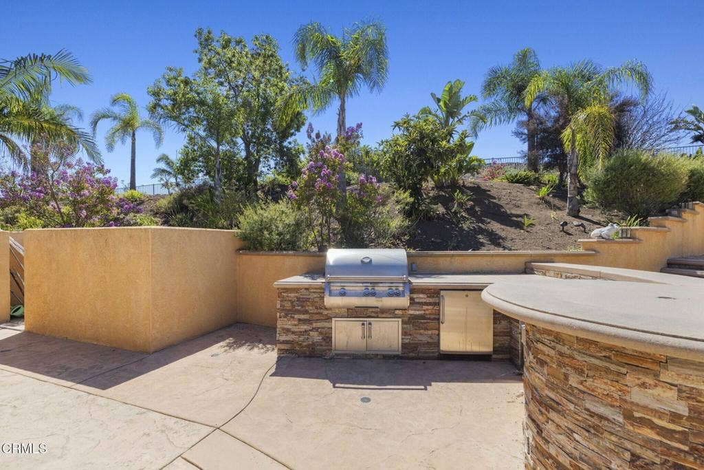 Outdoor Kitchen