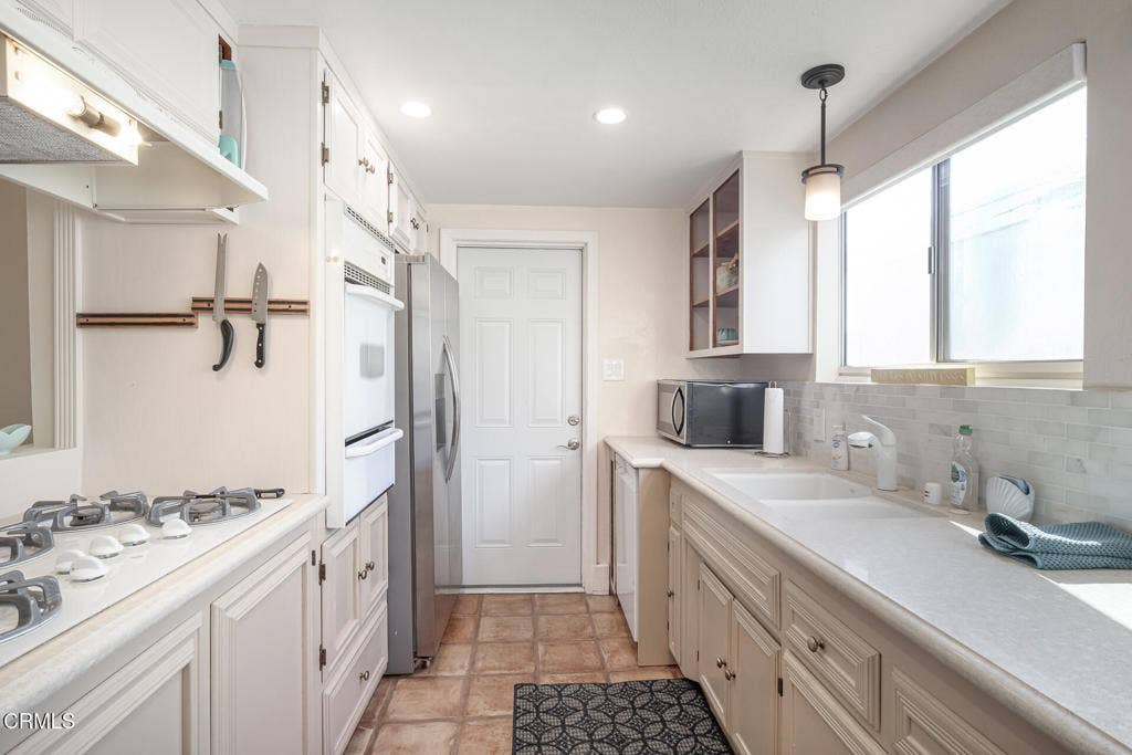 207 Rossmore Drive, Oxnard, CA 93035 207 Rossmore 2026-11