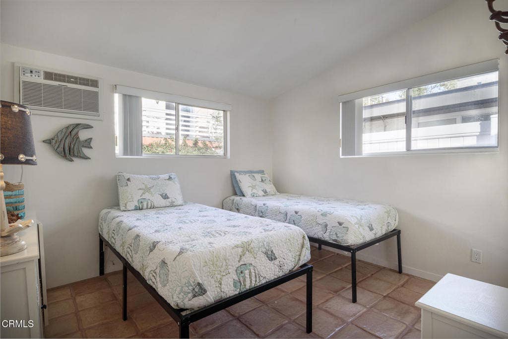 207 Rossmore Drive, Oxnard, CA 93035 207 Rossmore 2026-15