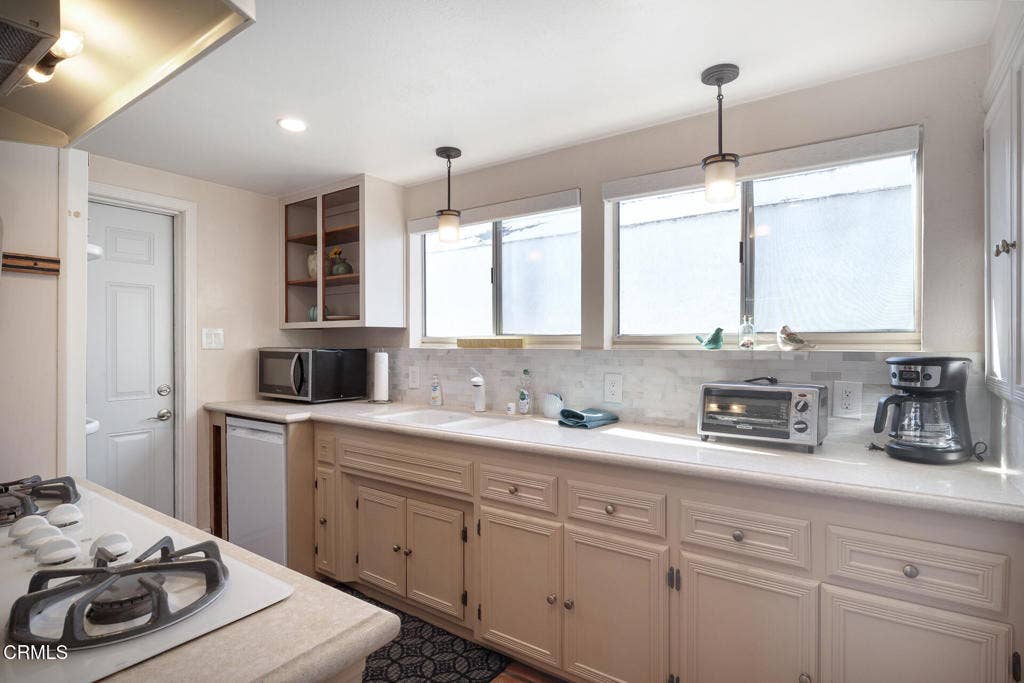 207 Rossmore Drive, Oxnard, CA 93035 207 Rossmore 2026-10