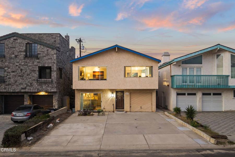 Property photo for 261 Hollywood Boulevard, Oxnard, CA