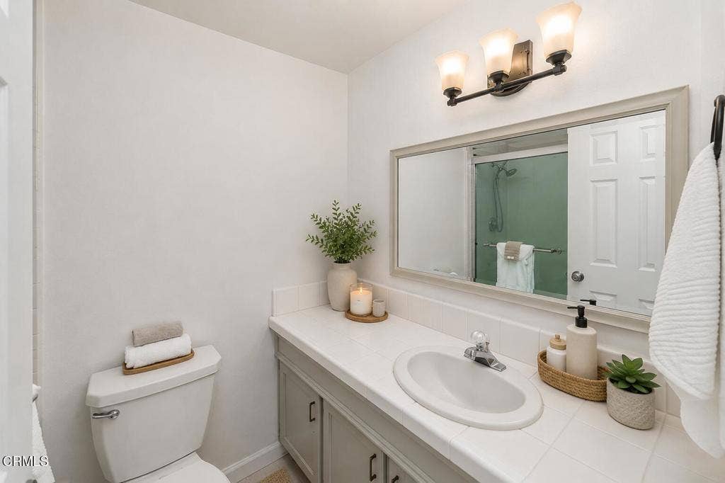 22901 Leadwell Street, West Hills, CA 91307 22901 Leadwell