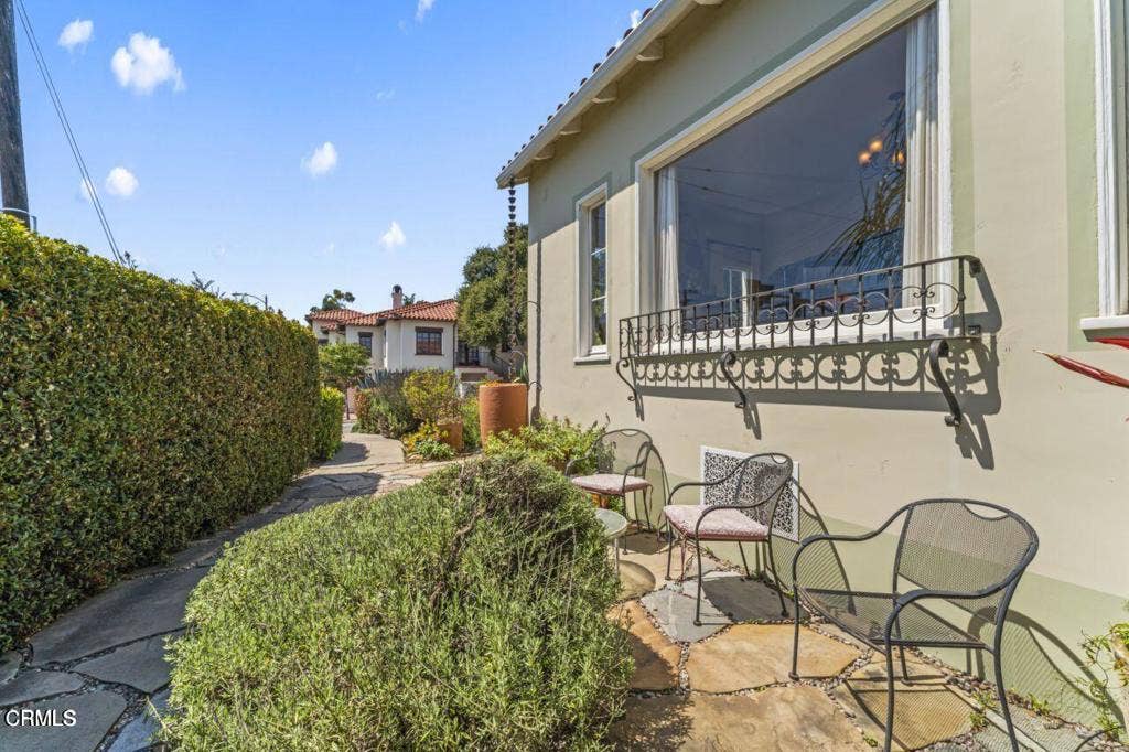 1497 E Main Street, Ventura, CA 93001 garden