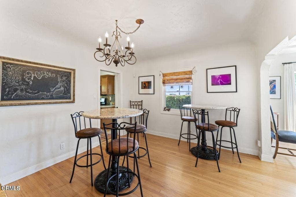 1497 E Main Street, Ventura, CA 93001 dinin