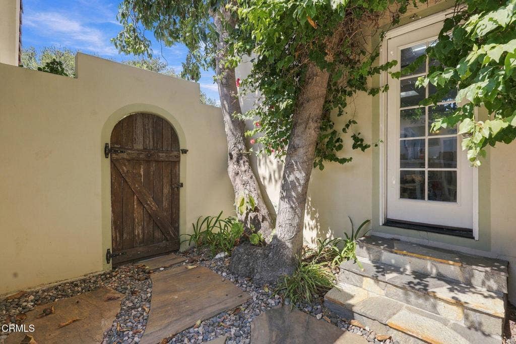 1497 E Main Street, Ventura, CA 93001 40-web-or-mls-IMG_9440