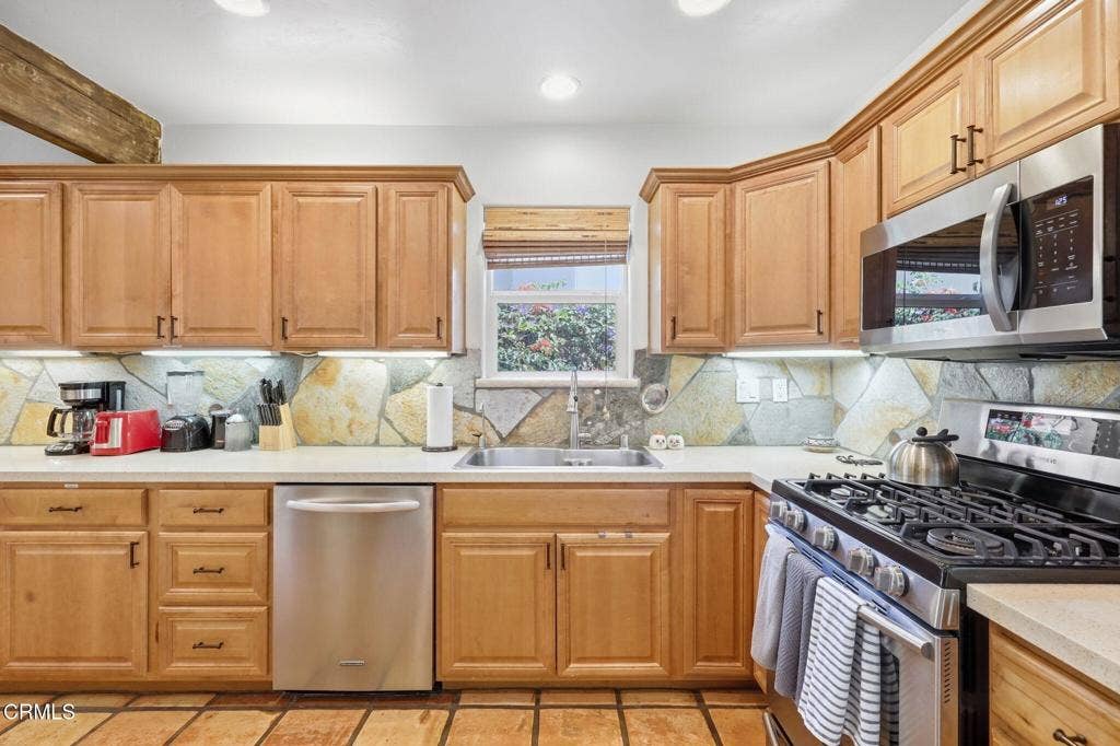 1497 E Main Street, Ventura, CA 93001 18-web-or-mls-IMG_9305