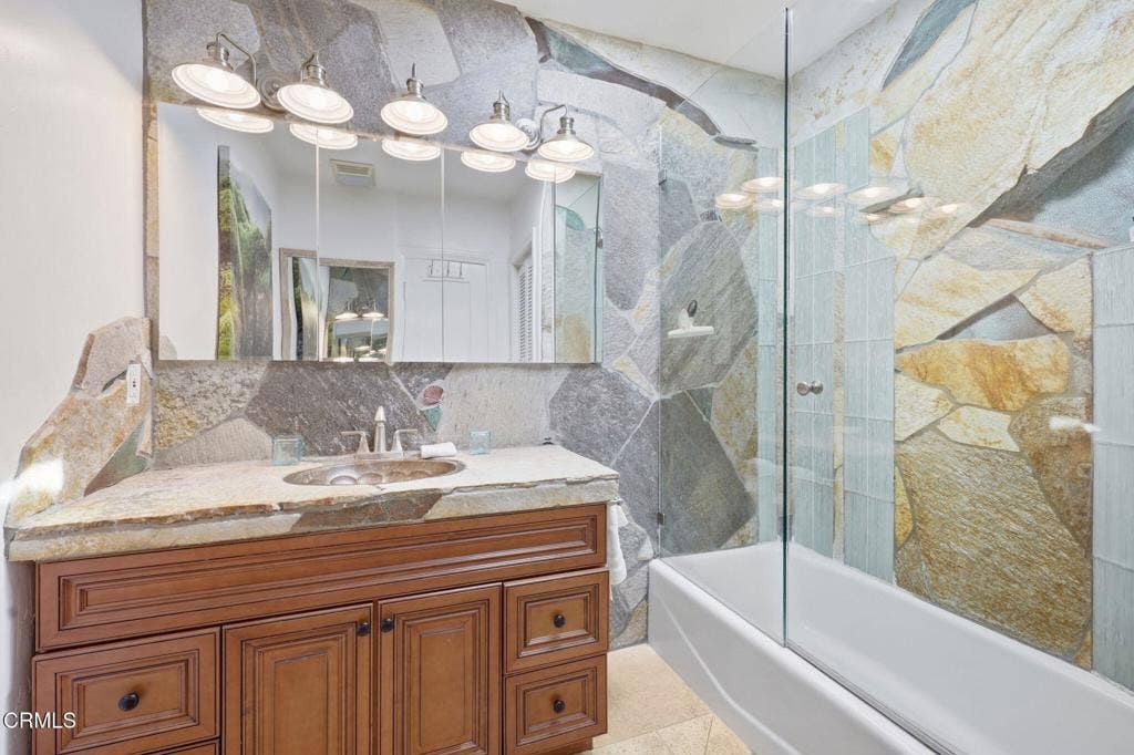 1497 E Main Street, Ventura, CA 93001 27-web-or-mls-IMG_9360