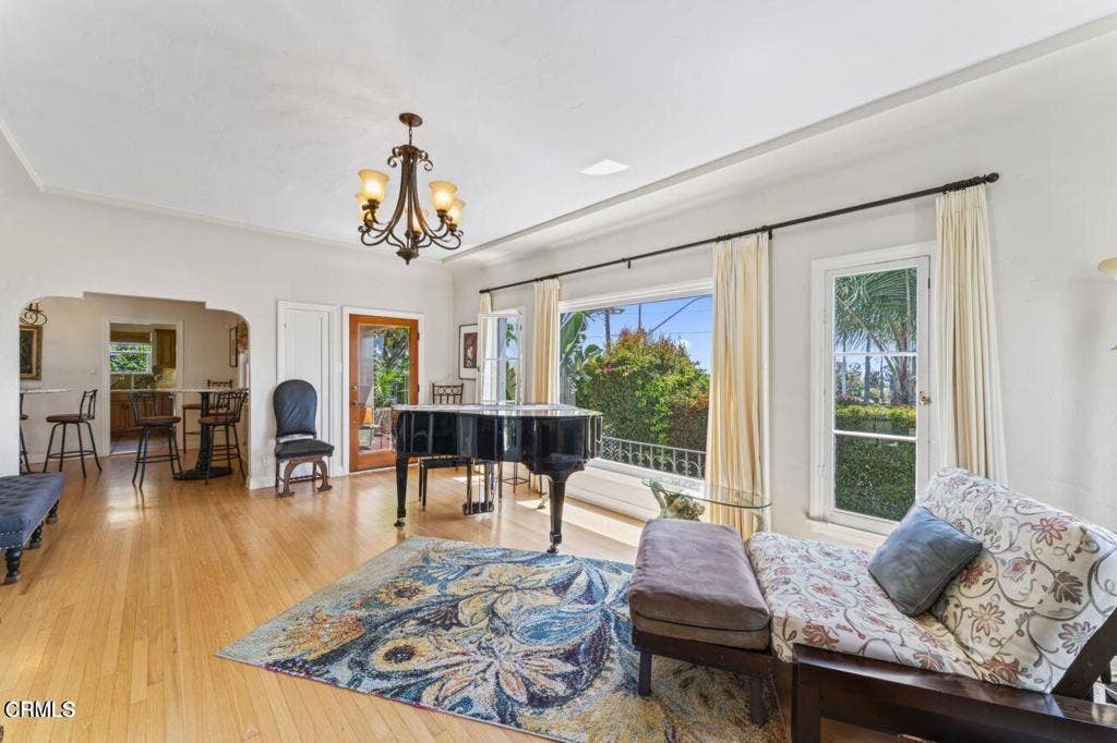 1497 E Main Street, Ventura, CA 93001 lv
