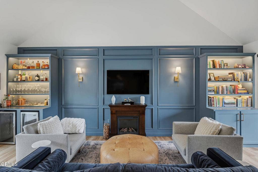 1504 Live Oak Lane, Santa Barbara, CA 93105 06-Living Room