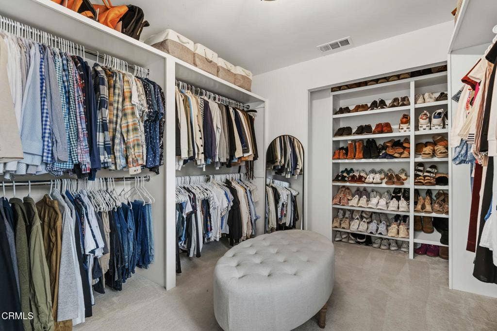 1504 Live Oak Lane, Santa Barbara, CA 93105 30-Primary Closet