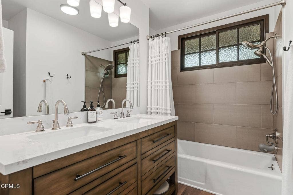 1504 Live Oak Lane, Santa Barbara, CA 93105 36-Bathroom 2