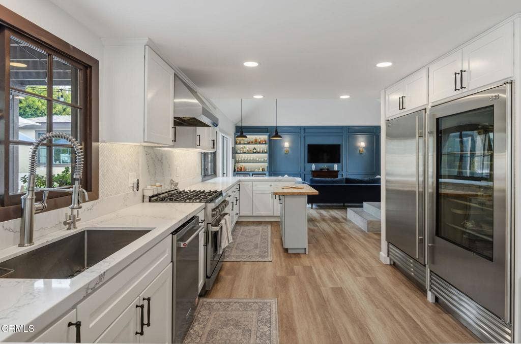1504 Live Oak Lane, Santa Barbara, CA 93105 15-Kitchen