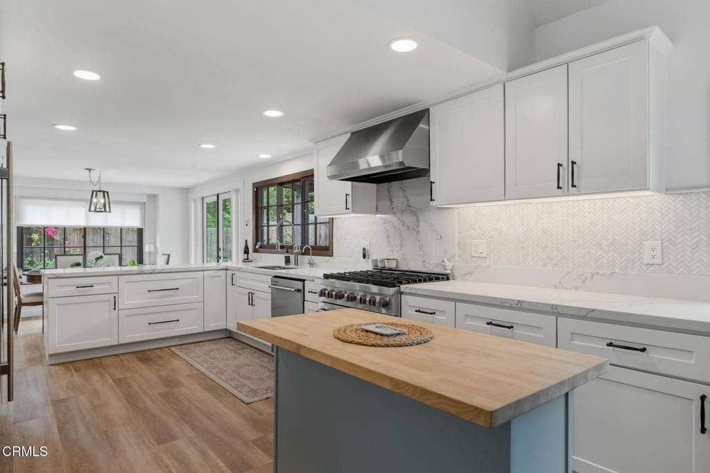 1504 Live Oak Lane, Santa Barbara, CA 93105 13-Kitchen