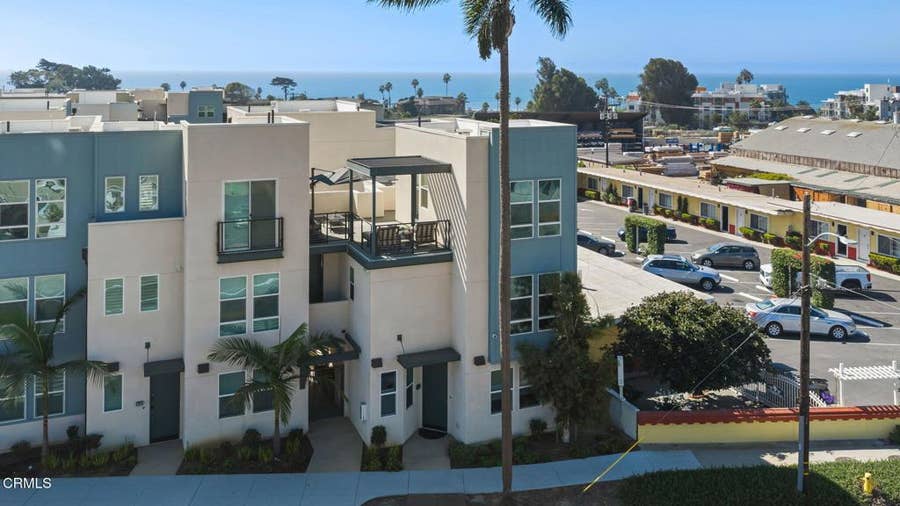 Property photo for 1230 E Thompson Boulevard, #101, Ventura, CA