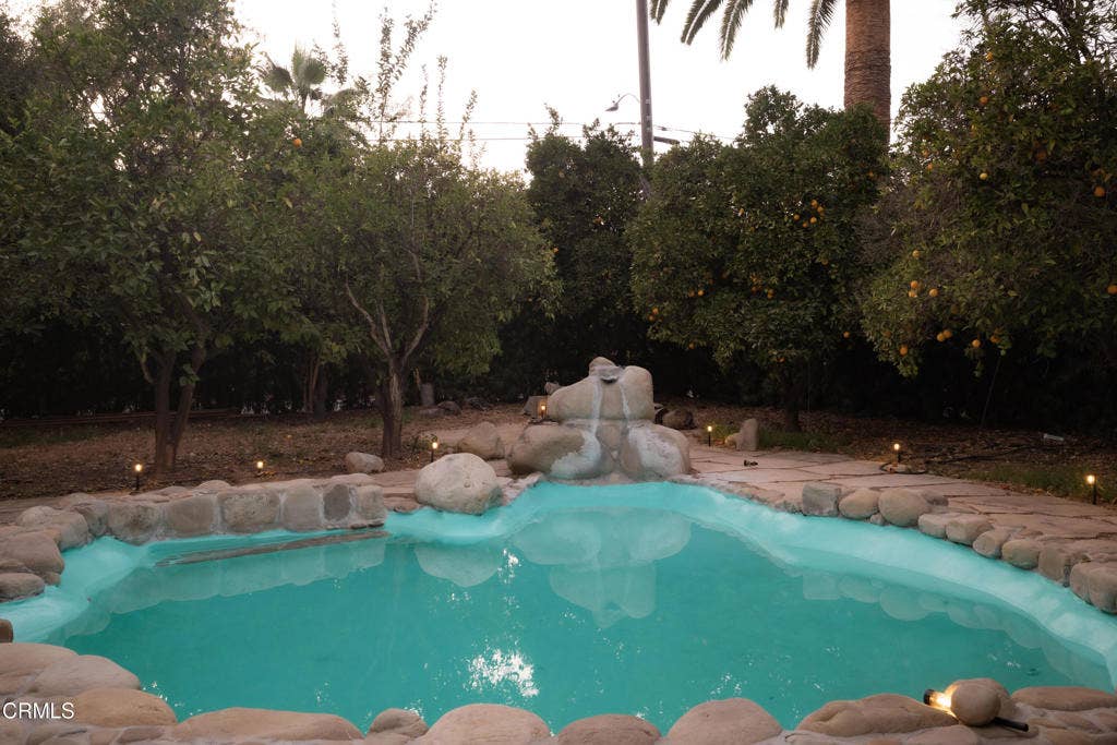 205 S Lomita Avenue, Ojai, CA 93023 c2v9m