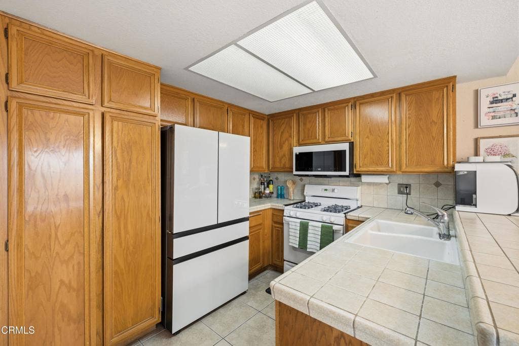 5968 Paseo Encantada, Camarillo, CA 93012 024_cjp_4096_7584