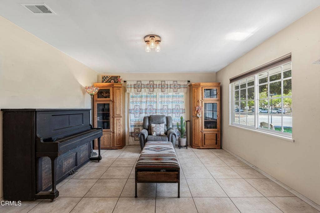 405 W Beverly Drive, Oxnard, CA 93030 4
