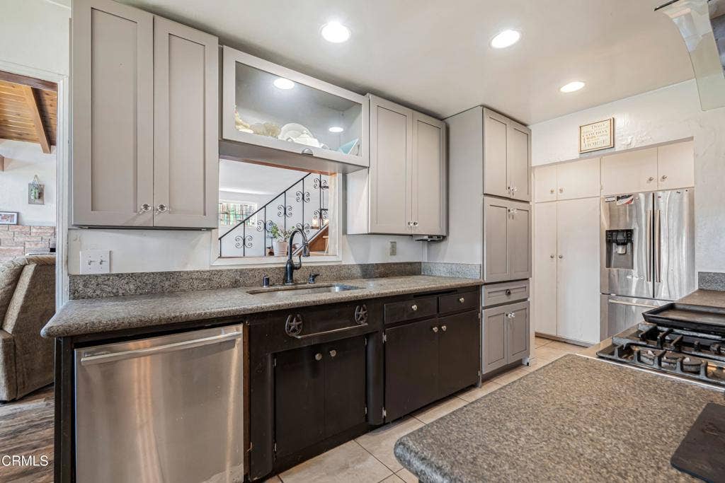 405 W Beverly Drive, Oxnard, CA 93030 13