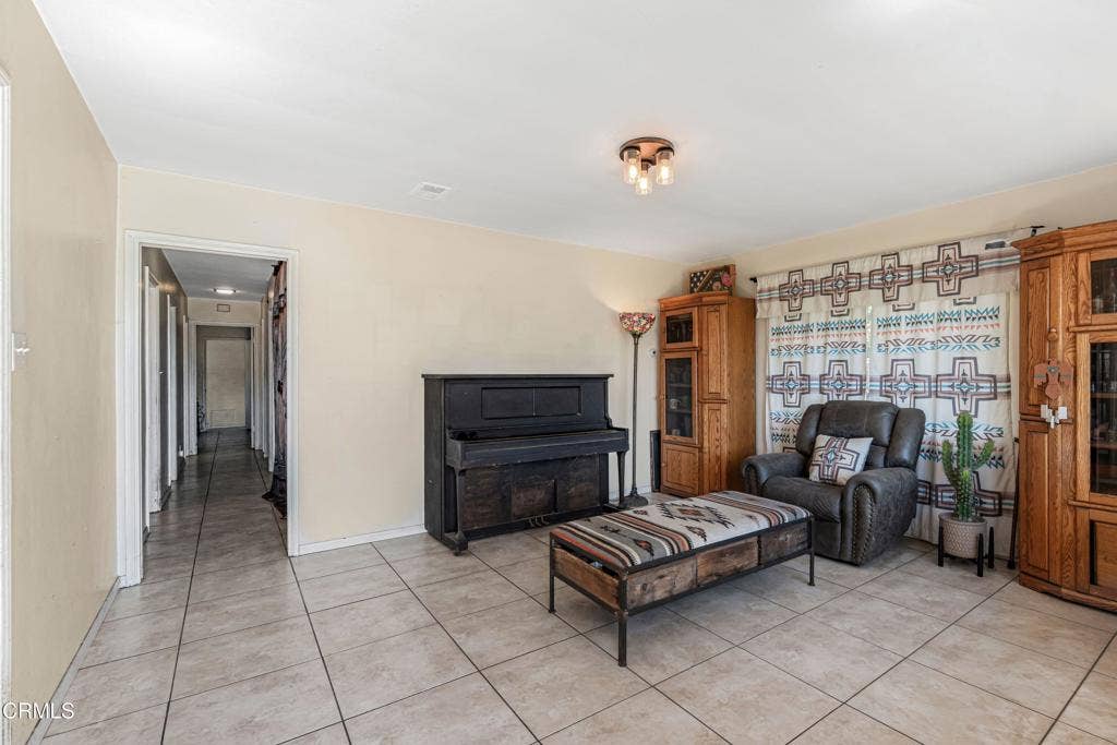 405 W Beverly Drive, Oxnard, CA 93030 5