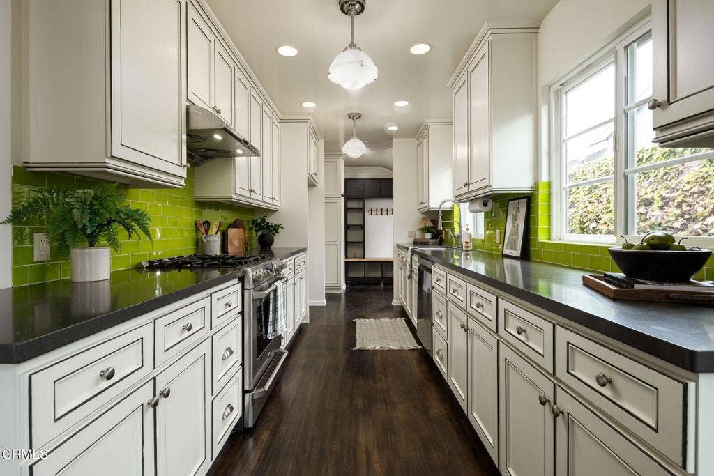 112 Estates Avenue, Ventura, CA 93003 57-web-or-mls-112 Estates - 300dpi-58