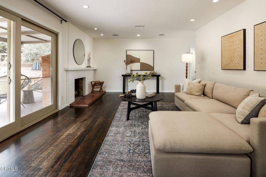 112 Estates Avenue, Ventura, CA 93003 62-web-or-mls-112 Estates - 300dpi-50