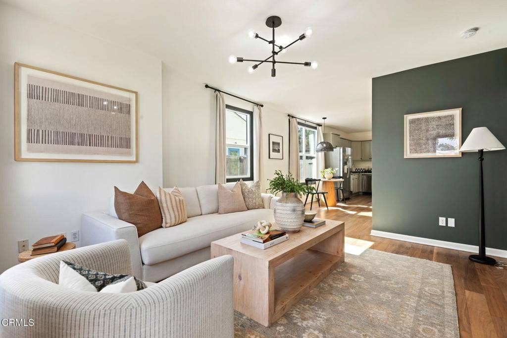 910 N Nopal Street, Santa Barbara, CA 93103 13-Living Room