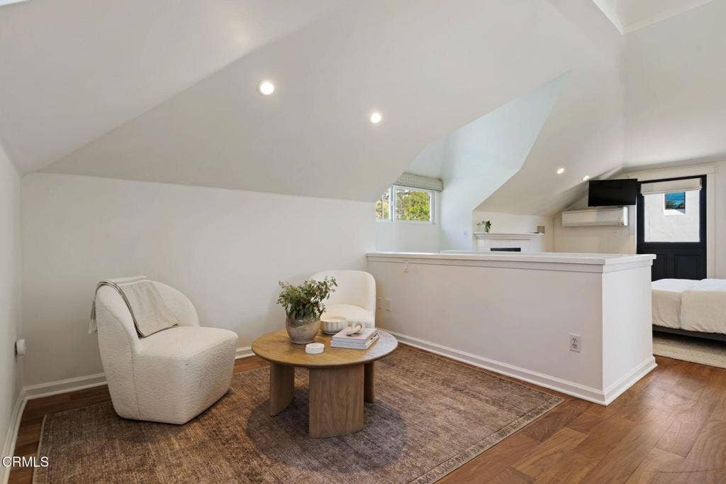 910 N Nopal Street, Santa Barbara, CA 93103 28-Upstairs Living Area