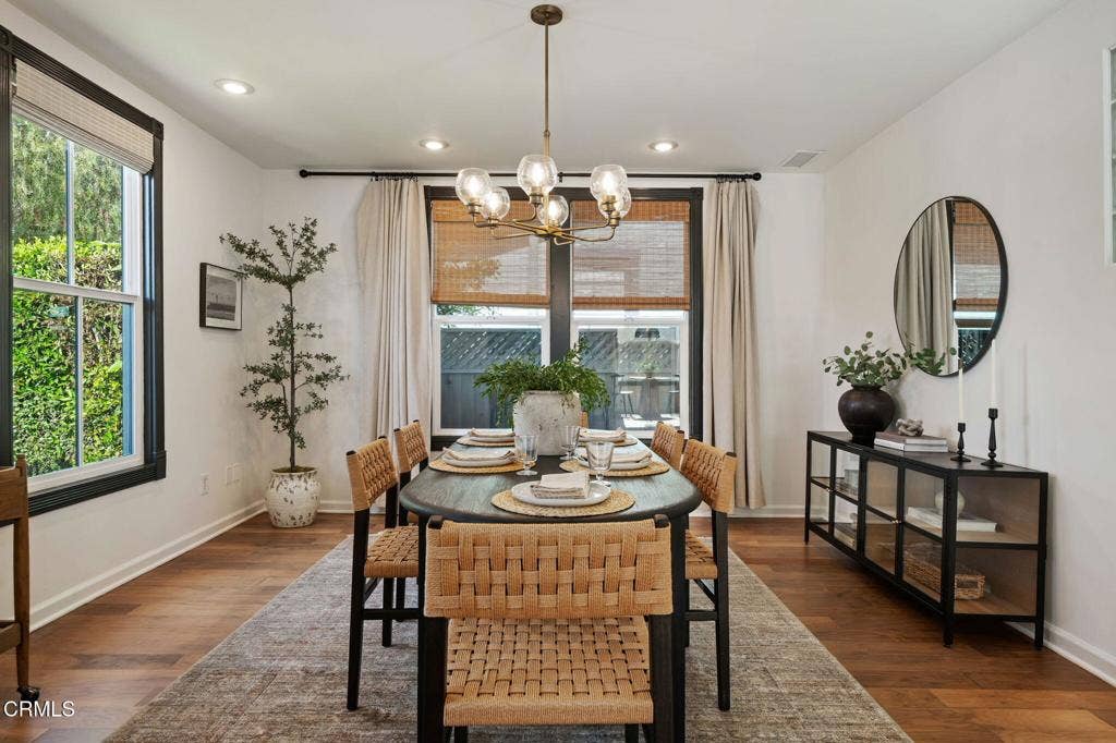 910 N Nopal Street, Santa Barbara, CA 93103 06-Dining