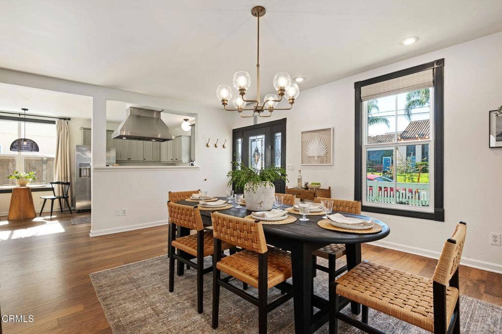 910 N Nopal Street, Santa Barbara, CA 93103 07-Dining