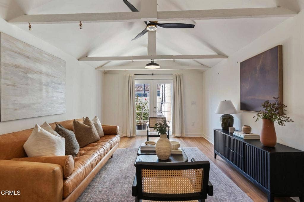 910 N Nopal Street, Santa Barbara, CA 93103 37-Studio Interior