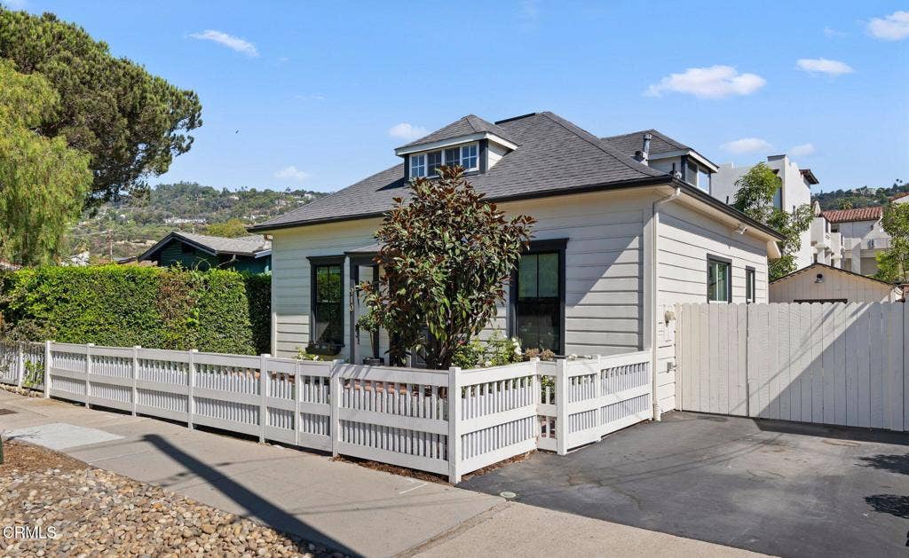 910 N Nopal Street, Santa Barbara, CA 93103 03-Street View