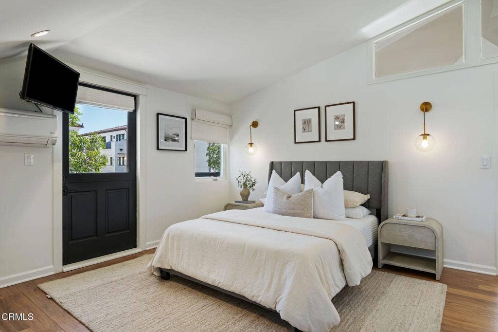 910 N Nopal Street, Santa Barbara, CA 93103 25-Upstairs Bedroom