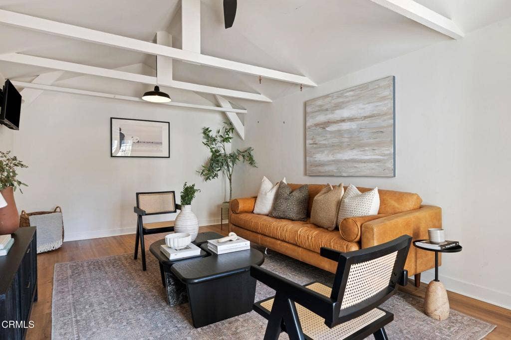 910 N Nopal Street, Santa Barbara, CA 93103 36-Studio Interior