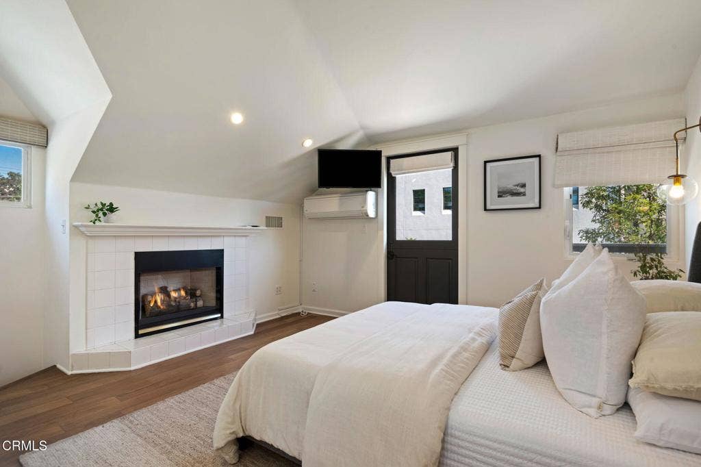 910 N Nopal Street, Santa Barbara, CA 93103 24-Upstairs Bedroom