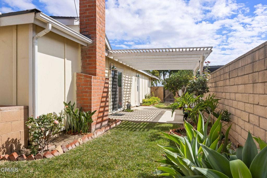 11225 Casa Street, Ventura, CA 93004 33-11225CasaStVentura