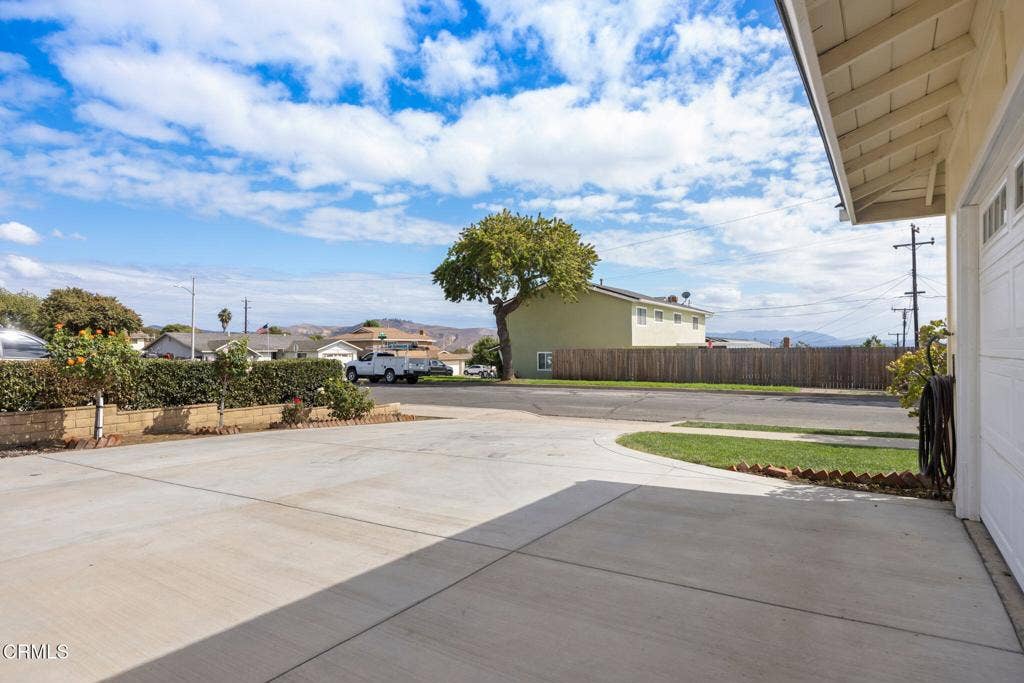 11225 Casa Street, Ventura, CA 93004 4-Ventura Real Estate Xavier Flores